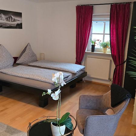 ויילהיים אין אוברבאיירן Ferienhaus Weilheim Mit Garten Spiel Und Spass מראה חיצוני תמונה